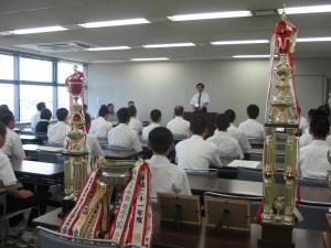 岡野教育長からの祝福の言葉