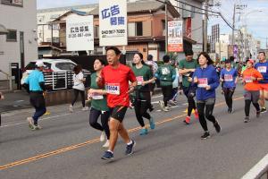 コースを走るランナー
