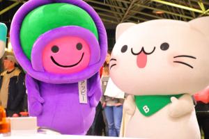 アッピーと株式会社ベルーナのイメージキャラクター「べるーにゃ」