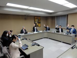 健康福祉常任委員会の審査