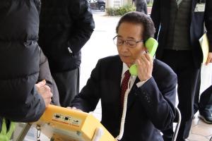 171伝言ダイヤルを試す市長