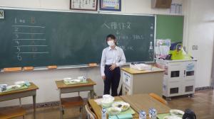 給食の様子02