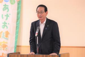 あいさつをする畠山市長