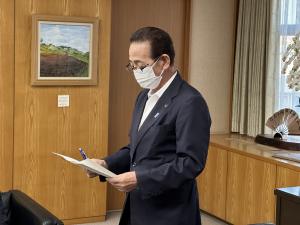 ③