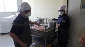 給食当番02