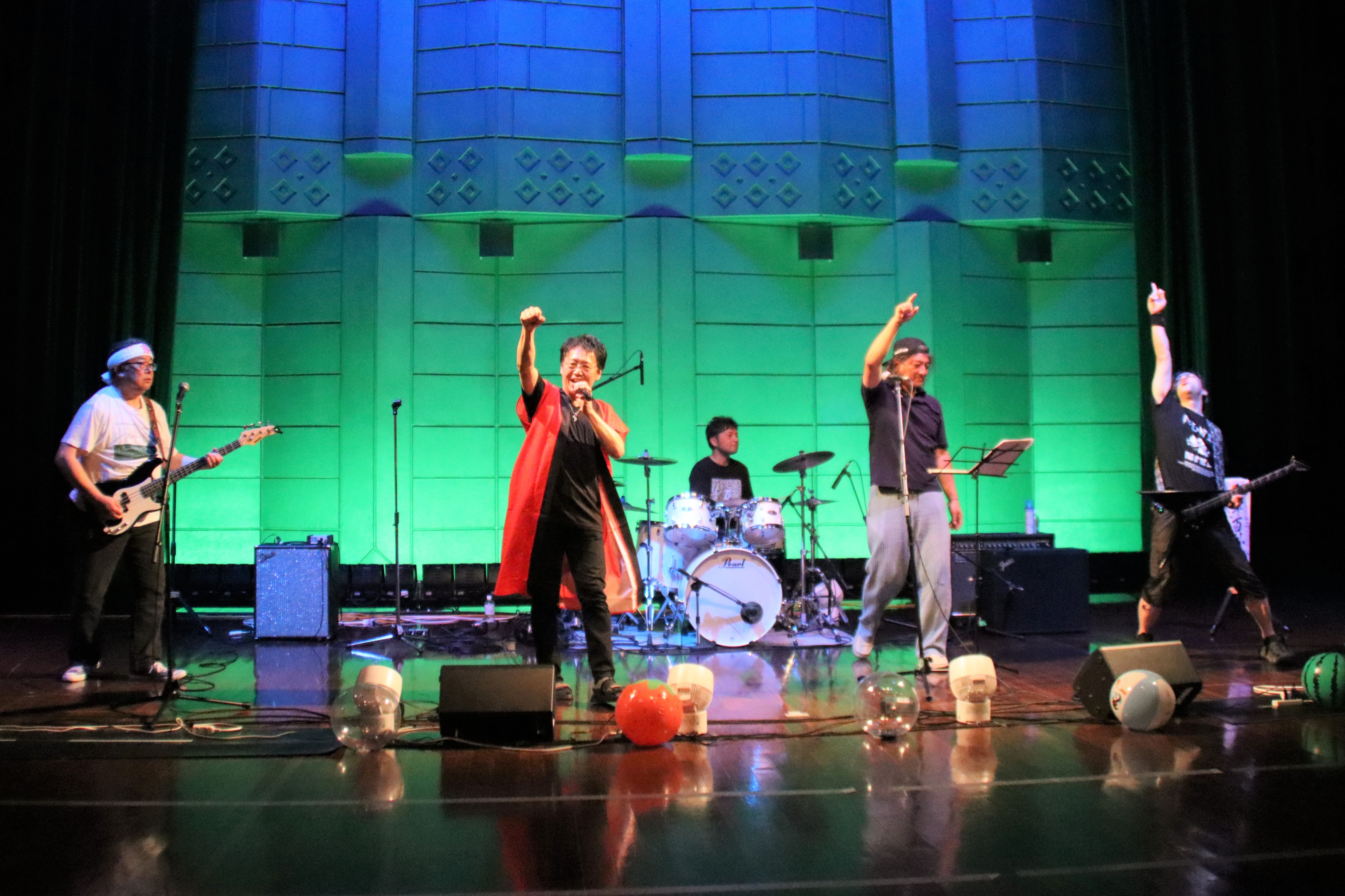 音楽ライブ発表の出演者